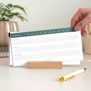 Cartes de suivi des habitudes quotidiennes avec support | Définition d'objectifs mensuels, fiches de routine quotidienne, accessoire de bureau, liste de contrôle des habitudes avec support en bois