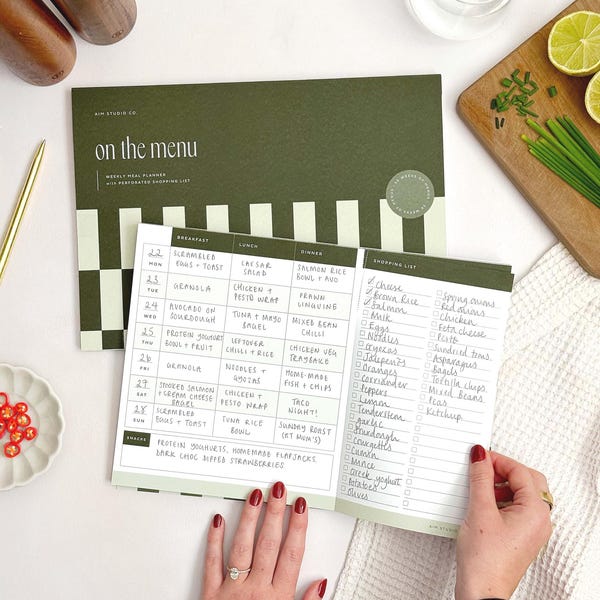 Tygodniowy plan posiłków i lista zakupów Notatnik: Perforowany, odrywany arkusz A4 Plan menu i lista zakupów