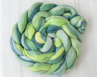 Roving, Super Fine 19 micron, Luxurious Merino Wool Roving - Water Lily