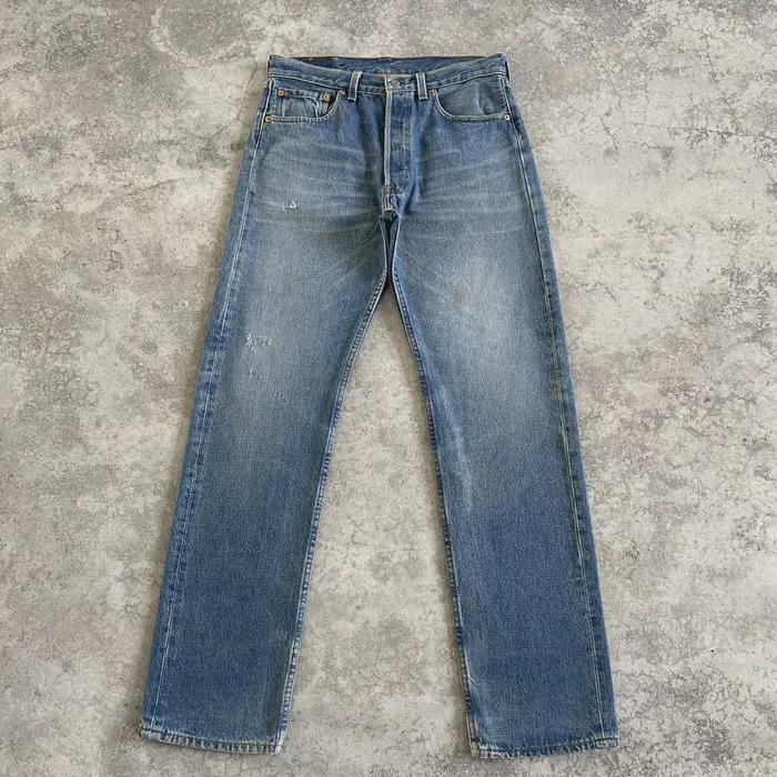 Size 31x32 Vintage 1996 90's Levi's 501 Faded Blue Distressed