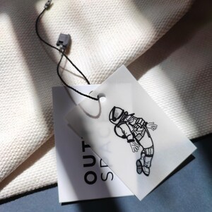 Etiquetas para pendurar roupas Etiquetas de logotipo personalizadas Etiquetas de produtos personalizadas Etiquetas para pendurar comerciais Etiquetas de preço personalizadas Etiquetas de papel Etiquetas de produtos Etiquetas personalizadas