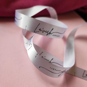 Individuelle Stoffetiketten Satinband Etikett Individuelle Kleidungsetiketten Einnähende Kleidungsetiketten für Kleidung Individuelle Etiketten für Selbstgemachtes