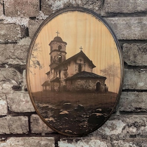 Vecchia chiesa rumena abbandonata, arte murale in legno - Fotografia Urbex, arte murale - Targa in legno fatta a mano - Arte murale oscura e inquietante