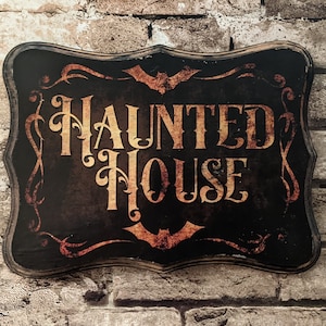 Targa da parete in legno con scritta "Haunted House Distressed" - Decorazione da parete in legno con pipistrelli, realizzata a mano
