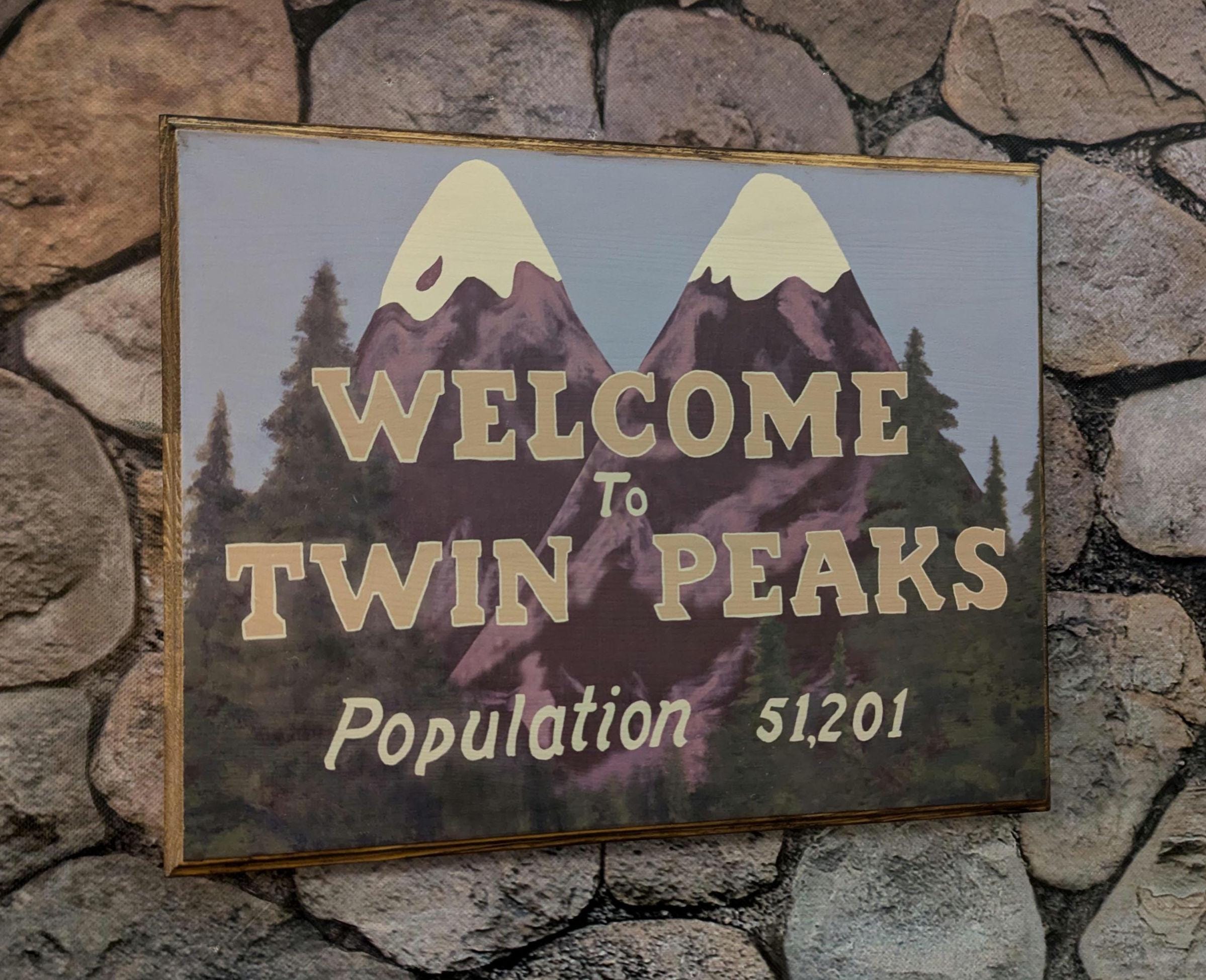 ツイン・ピークスの歩き方　　WELCOME TO TWIN PEAKS The 'Twin Peaks' Theme Isn't Just a Song. It's a Portal