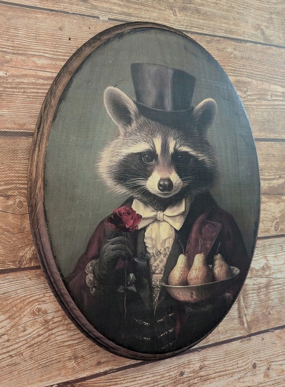 finland raccoon design tippet／品番H／日本製❣️ Mr Raccoon Victorian Portrait - Vintage Style Animal Wall Art Top