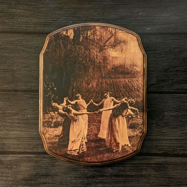 Häxor som dansar i en cirkel foto - Häxkonst - Träväggplakett - Häxkonst - Handgjord