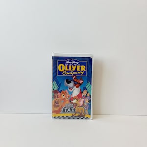 Walt Disney’s Oliver and Company (VHS, 1996) Masterpiece Edition Vintage Clamshell