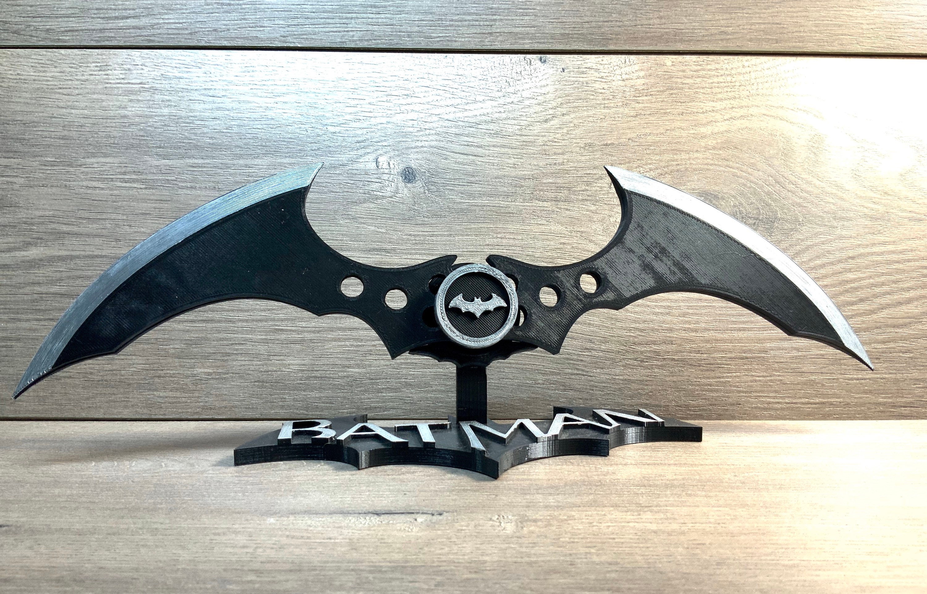 batman batarang statue