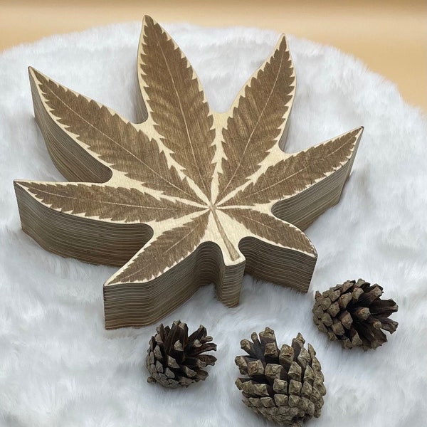 Boite - coffret en bois - feuille de chanvre - cannabis