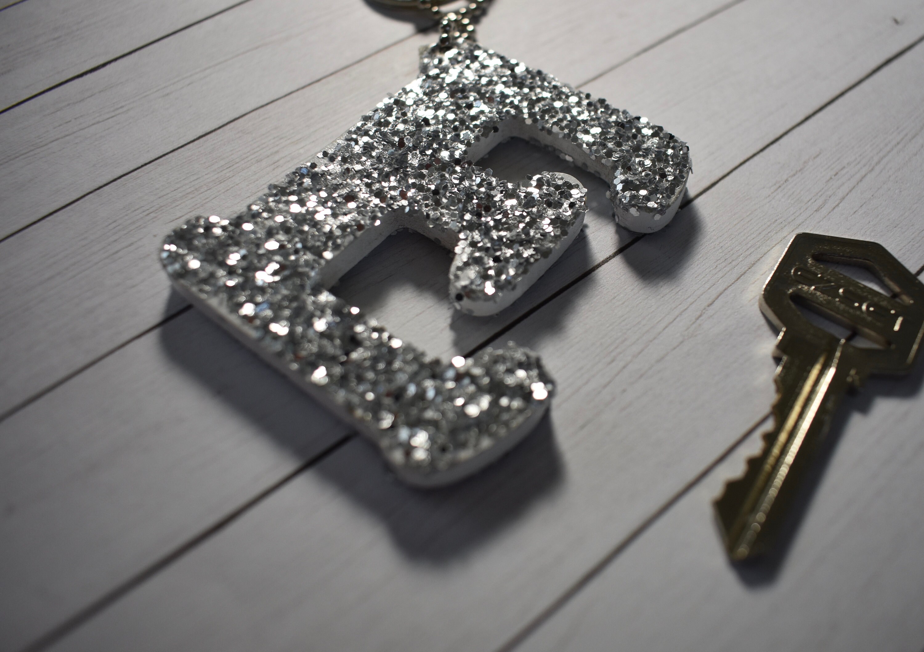 Monogram Keychain Letter E Glitter Keychain Silver Keychain Etsy