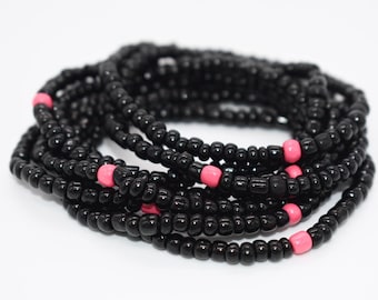 Stretcharmband met zwarte rocaille, roze accent, stapelbare set