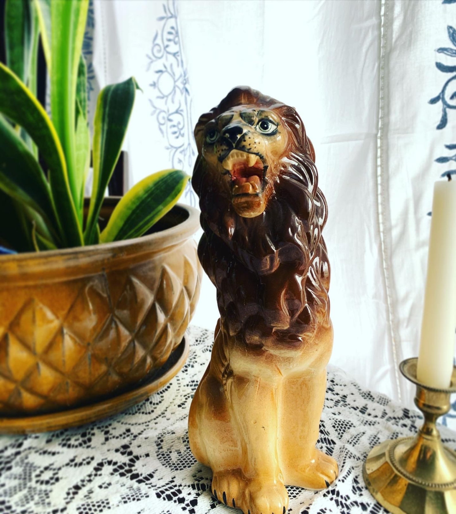 lion ceramic statues