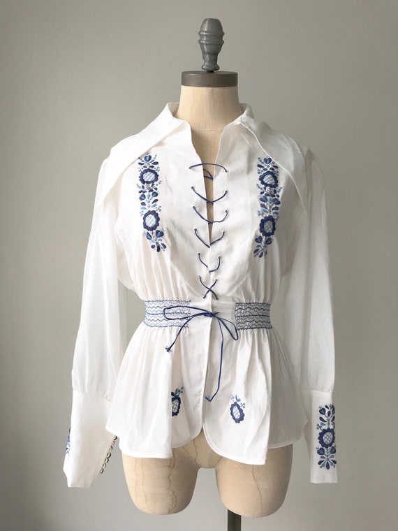 Vintage Hungarian blouse - 1970s Hungarian top - V
