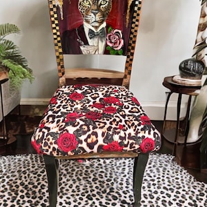 Por amor ao leopardo, cadeira vintage, excêntrica, única, pintada à mão... uma peça de destaque!