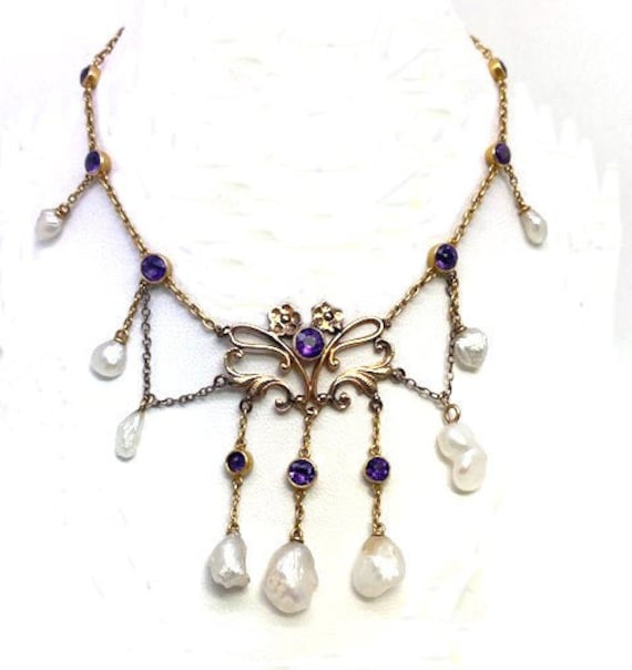 Lady’s Art Nouveau design pearl and amethyst fest… - image 1