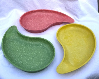 3 West Bend Melamine Teardrop Snack Plates