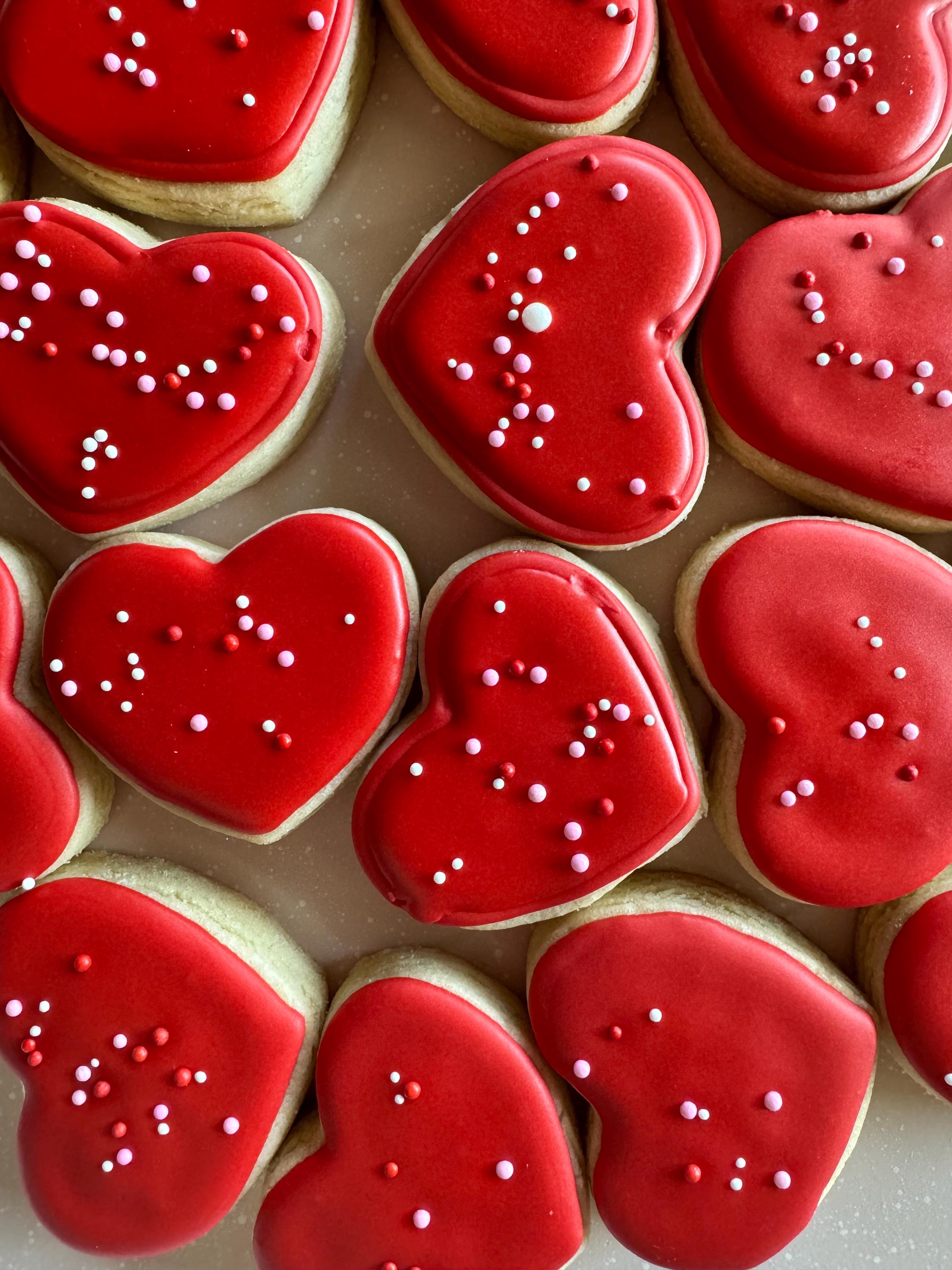 12 mini valentines cookies