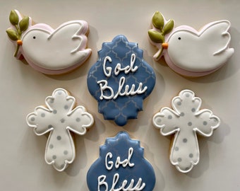 12 first communion sugar cookies/ baptism cookies/ baptism favors