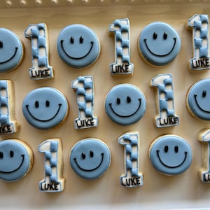 Mini First Birthday Cookies: Smiley Face Party Favors