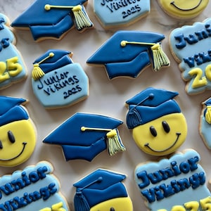 12 junior graduation cookies, class of 2025
