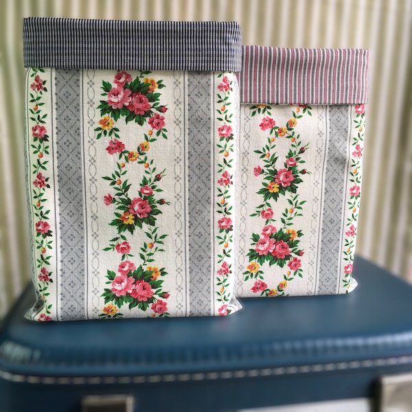 Pochette à livre poche de protection en tissu doublée réversible avec revers toile vintage 1960s guirlandes de fleurs