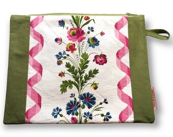 Large flat pencil case, zipped pocket, lined, in upcycled upholstery canvas, vintage 1960s pink green Garlands by Romanex Boussac