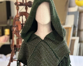 Skjoldehamn kap handgemaakte gebreide veganistische wol viking druïde cape groene en grijze middeleeuwse larp