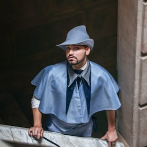 Conjunto capa y sombrero escuela mágica francesa
