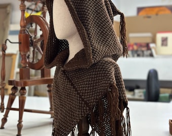 Capucha Skjoldehamn hecha a mano de lana vegana vikinga druida marrón  medieval