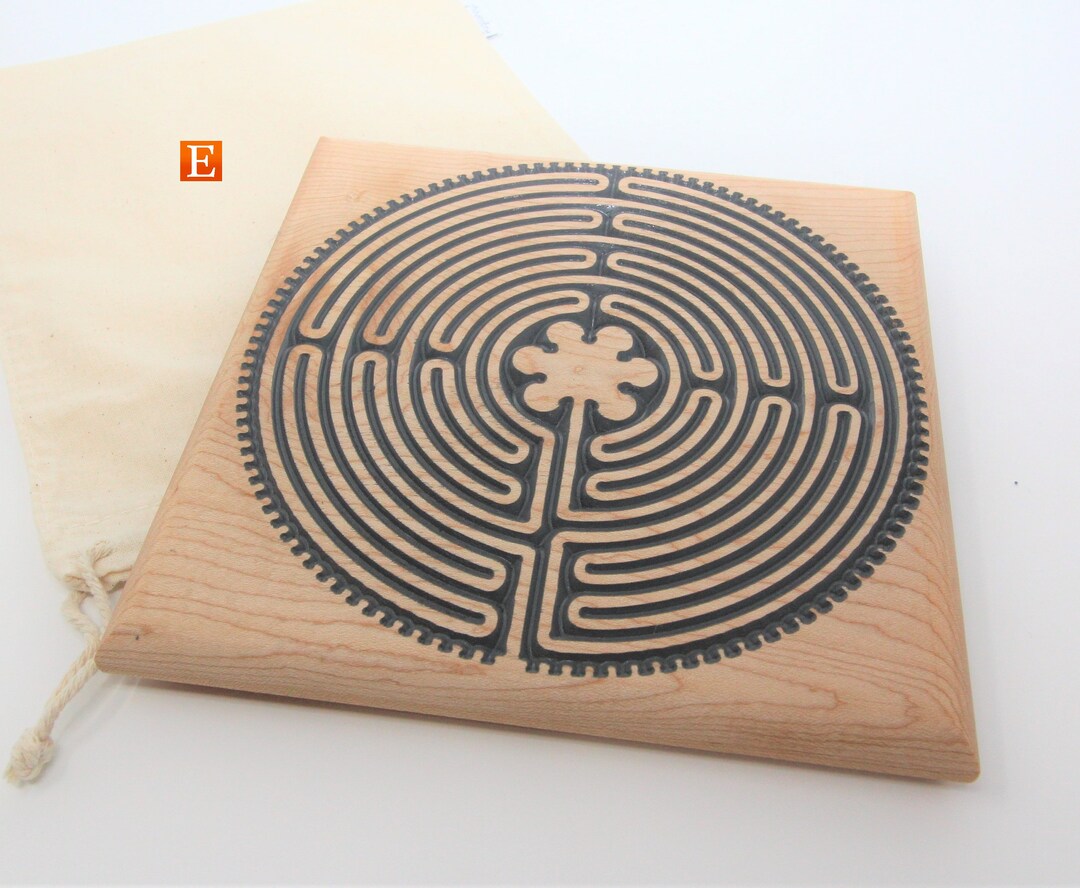 Des Chartres Wood Finger Labyrinth Meditation Medium - Etsy México