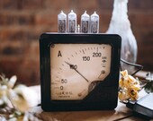 Steampunk Nixie Clock, IN-14 nixies clock, retro tubeclock, vintage electronics table clock, art deco watch, black bakelite ammeter decor