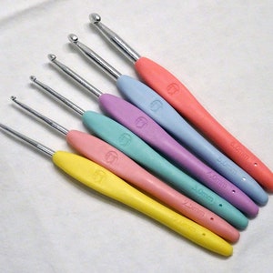 Juslike 5 Sizes Crochet Hooks Set 6.5mm(K)-10mm(N) Ergonomic