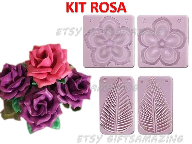 Puede incluir: Un juego de cuatro moldes de silicona para hornear. Los moldes son de color rosa y presentan un dise&ntilde;o de flor y un dise&ntilde;o de hoja. Los moldes est&aacute;n etiquetados como "KIT ROSA".