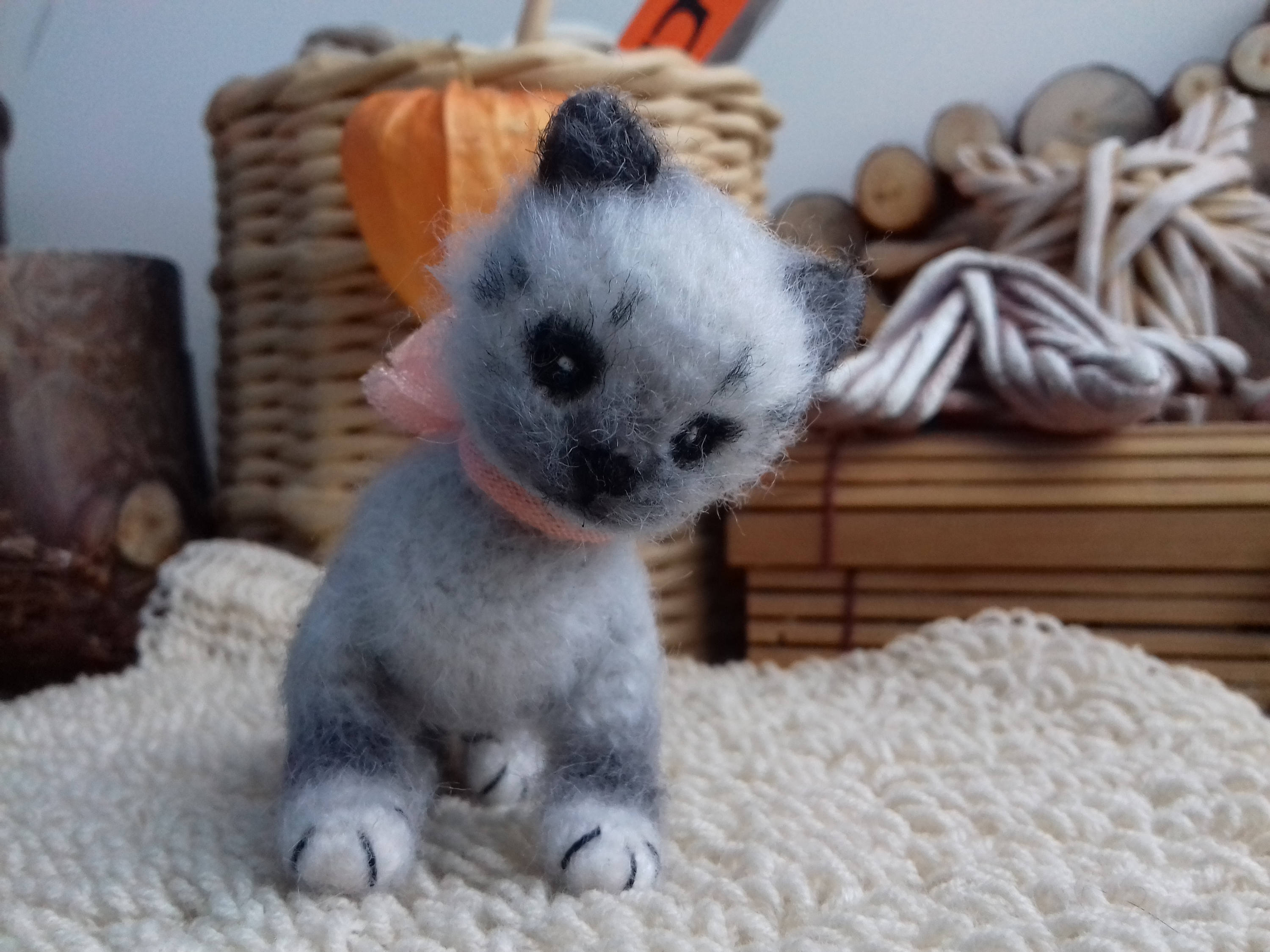 stuffed animal kitten