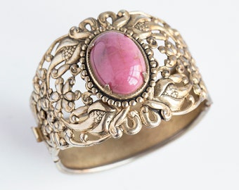 Flor de oro tallado brazalete Art Nouveau con piedra preciosa rosa