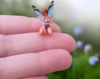 Handmålad älvfigur i harts, miniatyr i skala 1/64 för trädgårdar