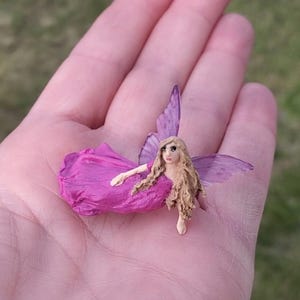 Bethanne~Wee Tiny Hand Sculpted Fairy Miniature Fairy Garden Fairy Figurine Dollhouse Fairies Miniature Small Fairy Terrarium Fairies