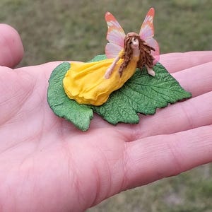 Fairy Garden Hand Sculpted Leaf Miniature Fairy Leaf Tiny Fairy Miniatures Fairy Bed Fairy Furniture Doll Bed Doll Furniture Miniature Bed