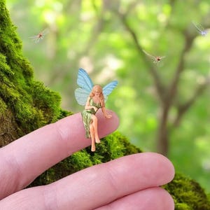 Handgjord miniatyr älvfigur, liten nyckfull trädgårdsdekor, docka i hartsfantasikonst