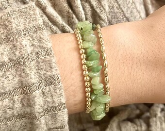 Aventurin Armband Set von 2 oder 3, natürlicher grüner Kristallchip, 14K Gold gefüllter Perlenstapel, zierliches Geschenk, Frauen und Kinder