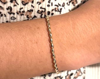 14k Gold gefülltes Reis Perlenarmband, zierliches Gold Stapeln Armband, Minimalist Gold Armband, winzige Perlen Armband, Geschenk für sie, Frauen Mädchen