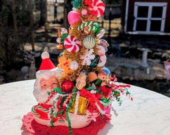 Kitsch Christmas Decoration; Mid-Century Brinns Santa Taper; bottle brush tree kitsch