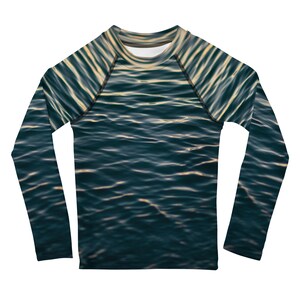 Kids Rash Guard size 2T-7 ocean wave swim shirt with UPF 50+ sun protection long sleeves shirt base layer