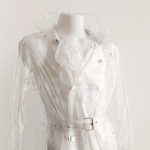 Transparenter klassischer TPU-Regenmantel für Herren mit abnehmbarer Kapuze, wasserdichte Jacke der Avantgarde, einzigartiges Modestatement. Familienlook