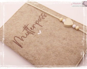 Mutterpasshülle Mutterpass Herz beige weiß nougat bestickt  Mama Mom Mama2022