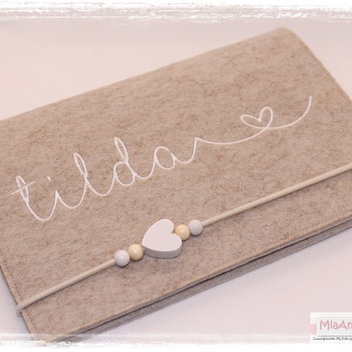 U-booklet sleeve felt heart boy girl personalized HEART beige white embroidered vaccination certificate compartment