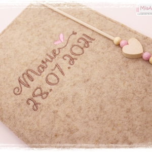 U-Heft Hülle Filz Herz Mädchen personalisiert HERZ beige rosa bestickt Impfpassfach