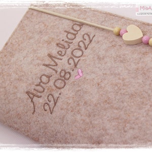 U-Heft Hülle Filz Herz Mädchen personalisiert HERZ beige rosa bestickt Impfpassfach