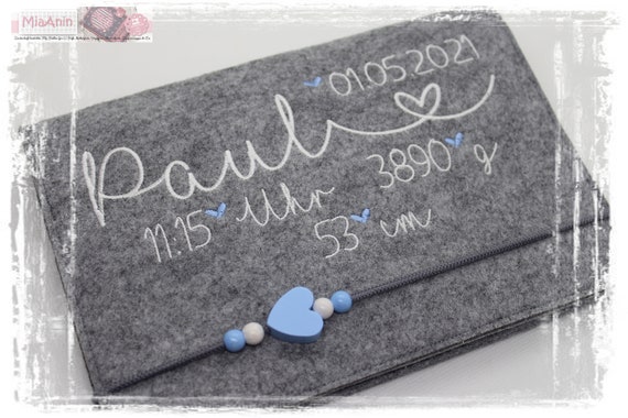 U-Heft Hülle Filz Herz Junge Mädchen personalisiert HERZ blau & weiß bestickt Babydaten Geburtsdaten
